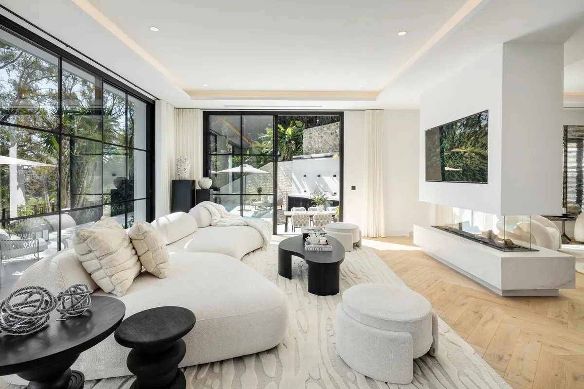 4da6a03c-8ee8-42b2-89f7-822b354f094d