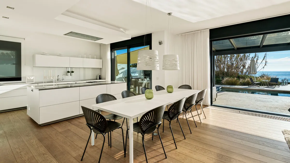 b6e1e529-14df-453e-b109-f161ab781388