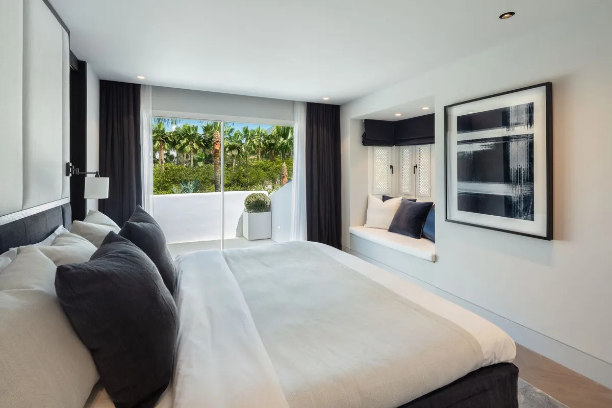 b223880a-487e-48d2-85e4-9270f411102a