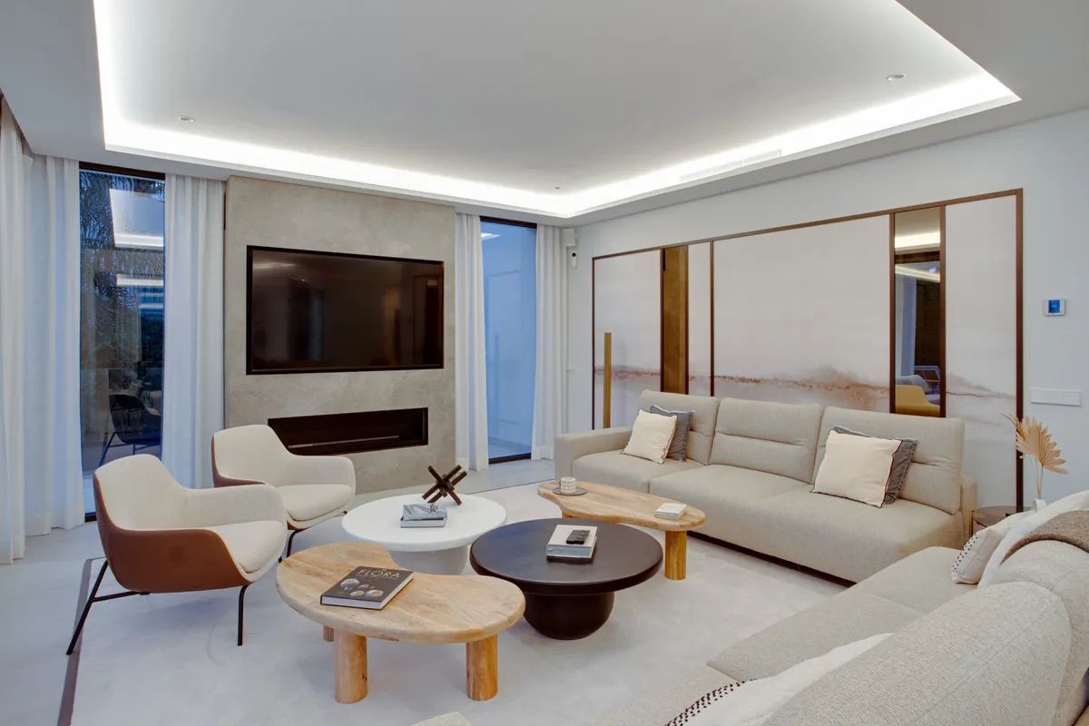 384a313e-db74-4e02-9cd4-317f8bb3d8b9