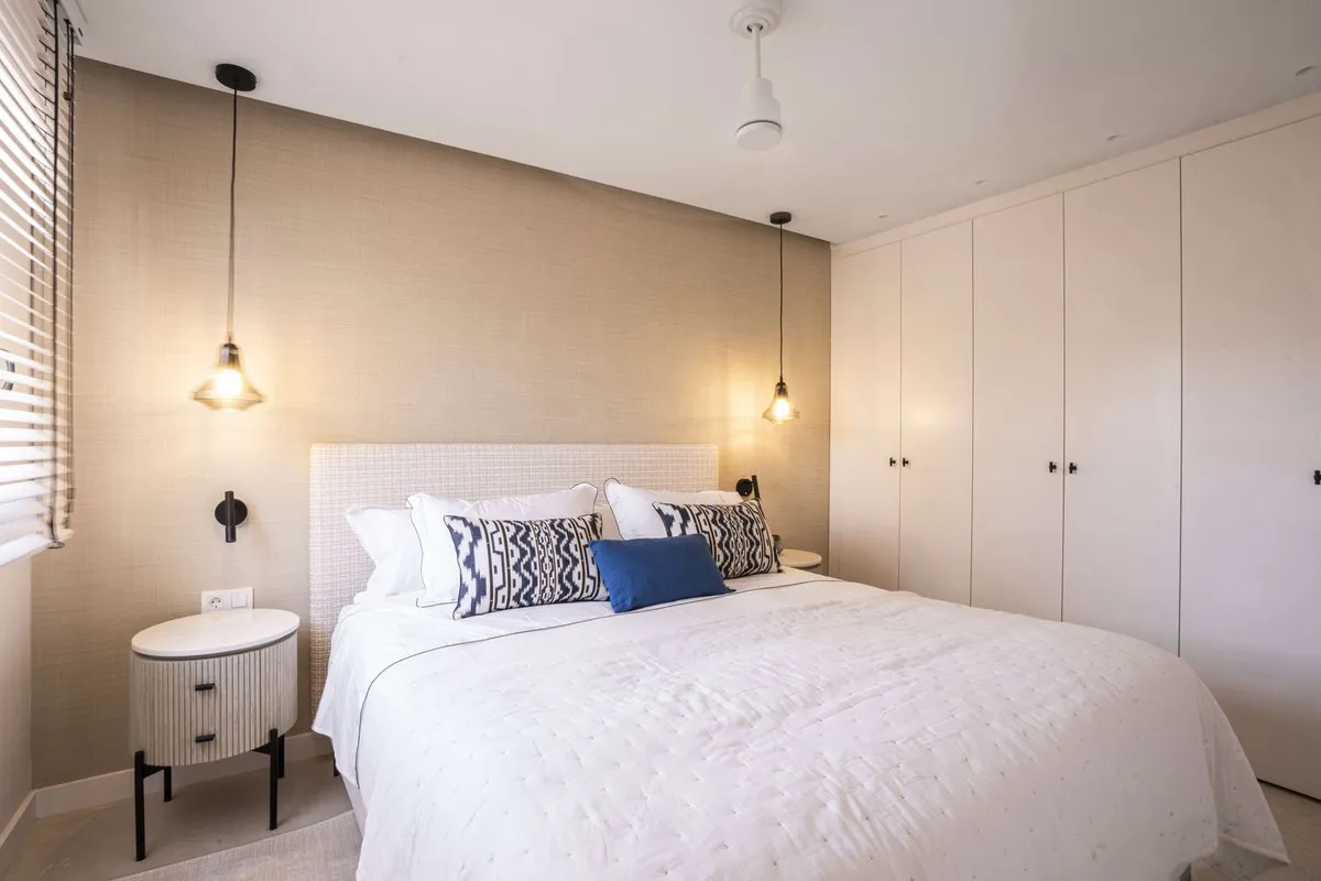 c0c74e00-5aed-4ba5-ba76-3f1ee123476e