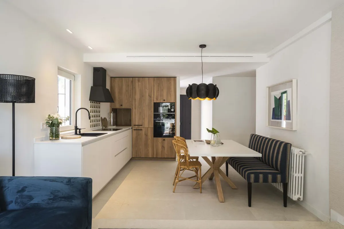 d04bbef6-47d6-4b65-aca7-5542b879c97c