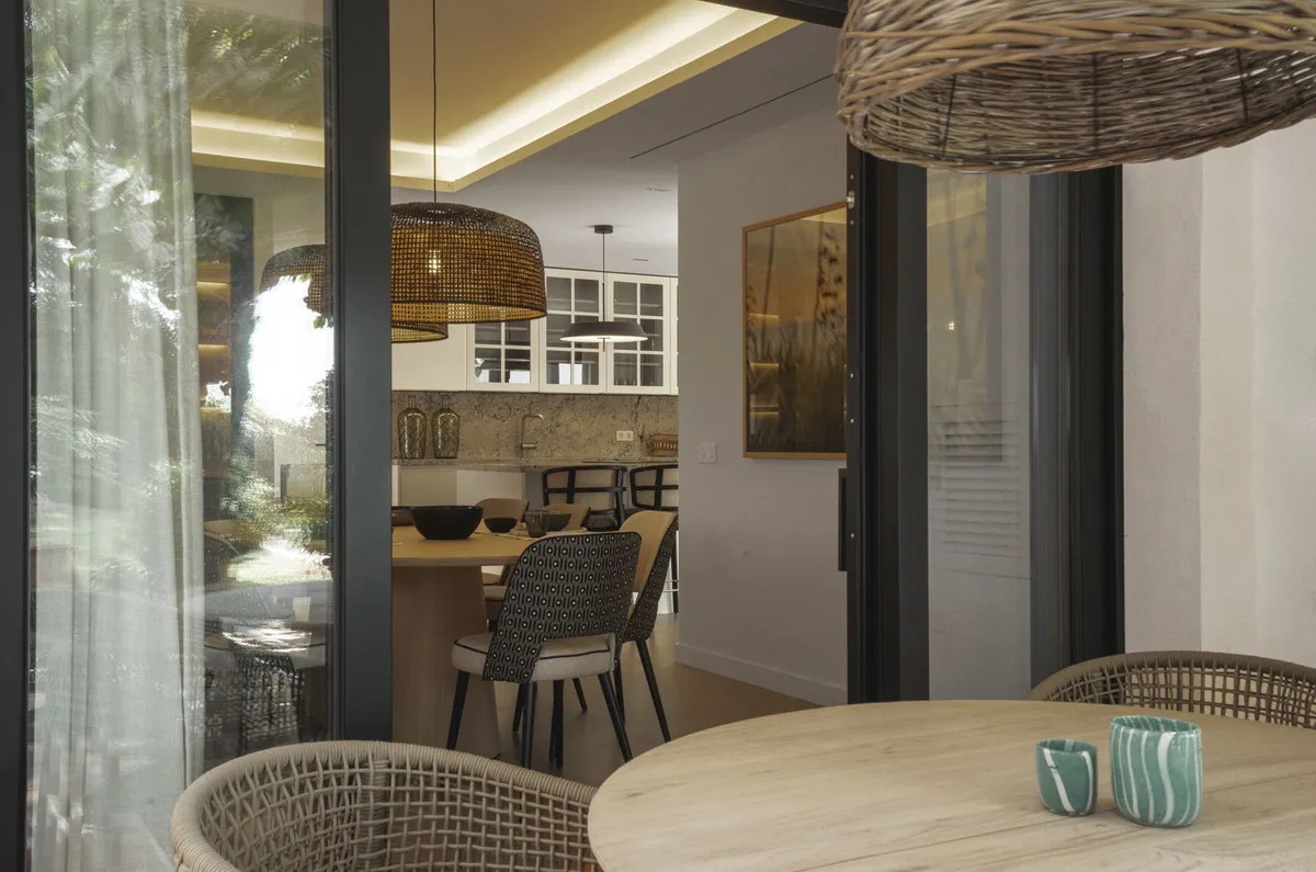 d8746640-fa57-4b90-ba1b-fad05d62a526