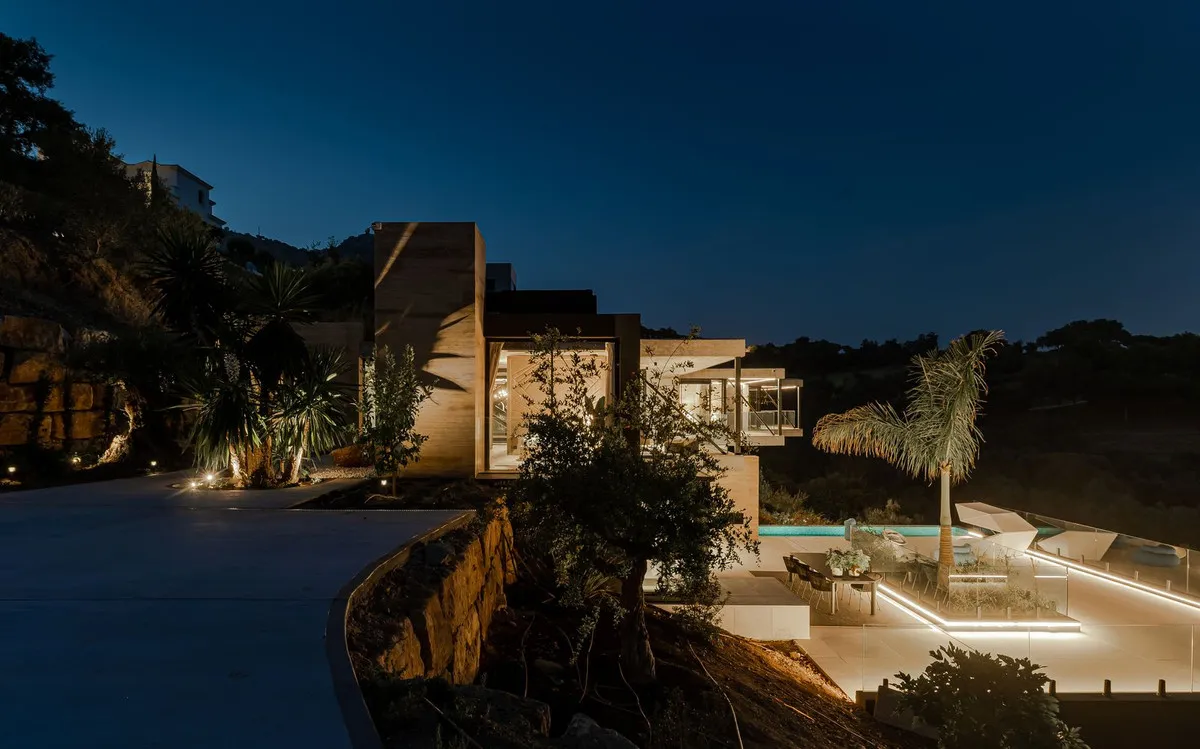 0ebf5442-94cc-42d1-a704-03fa59001245