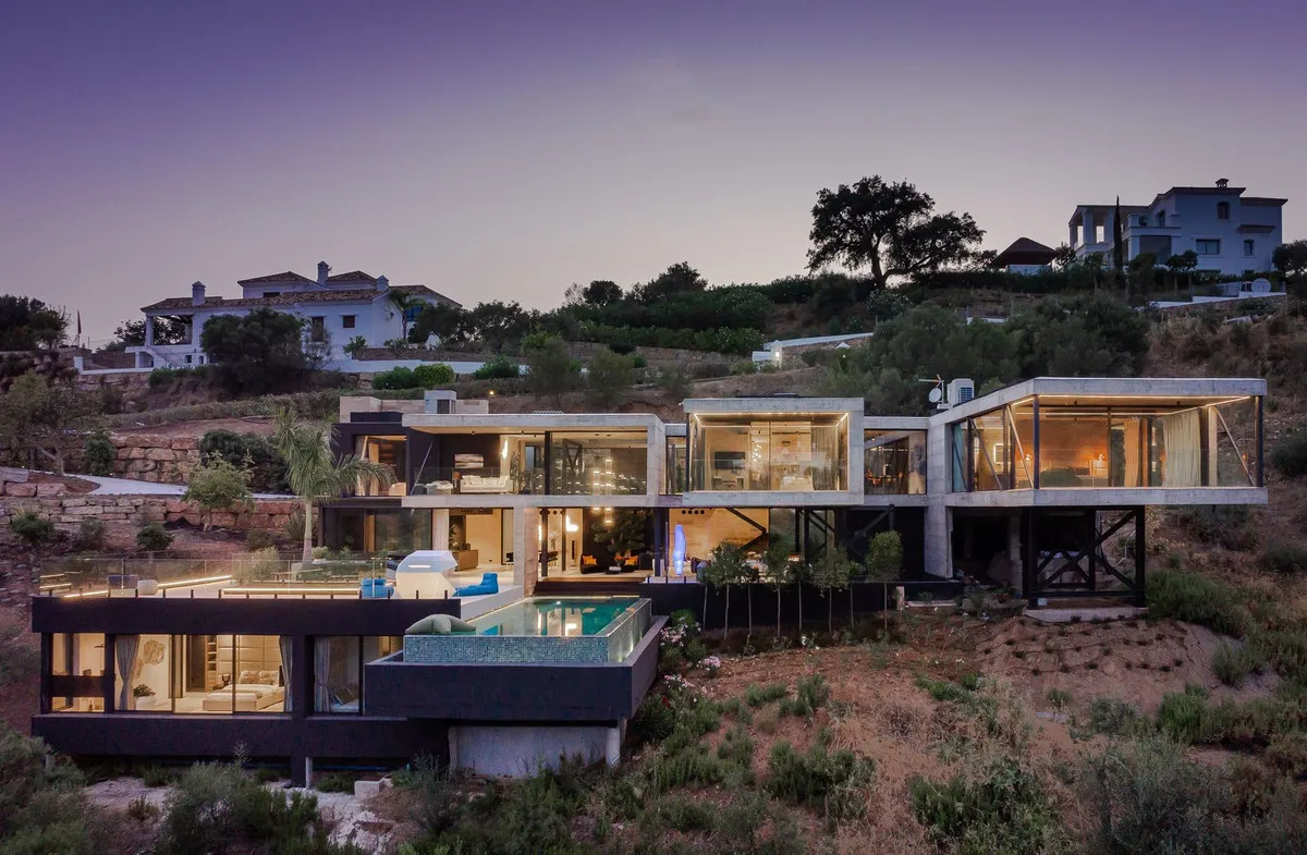 230f12b7-4563-4a00-8885-9a79588d1fb5