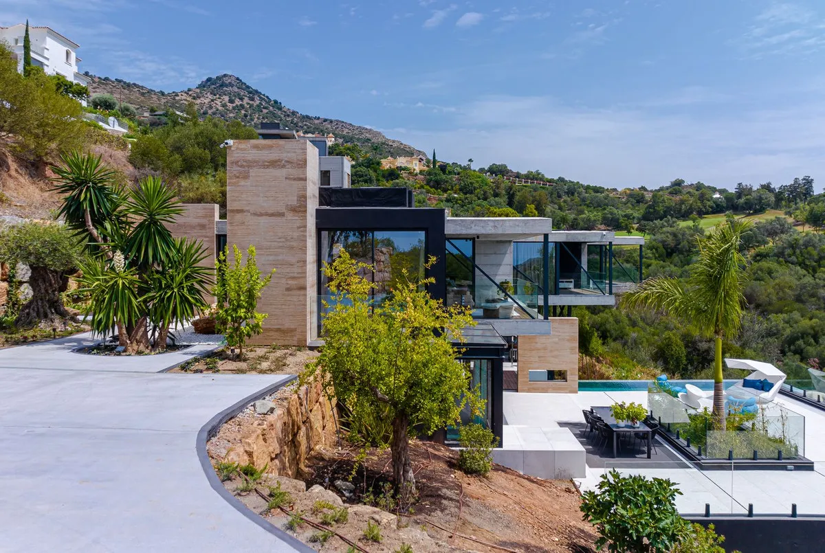 382f6bae-1468-47af-84bc-7f627b880d8f