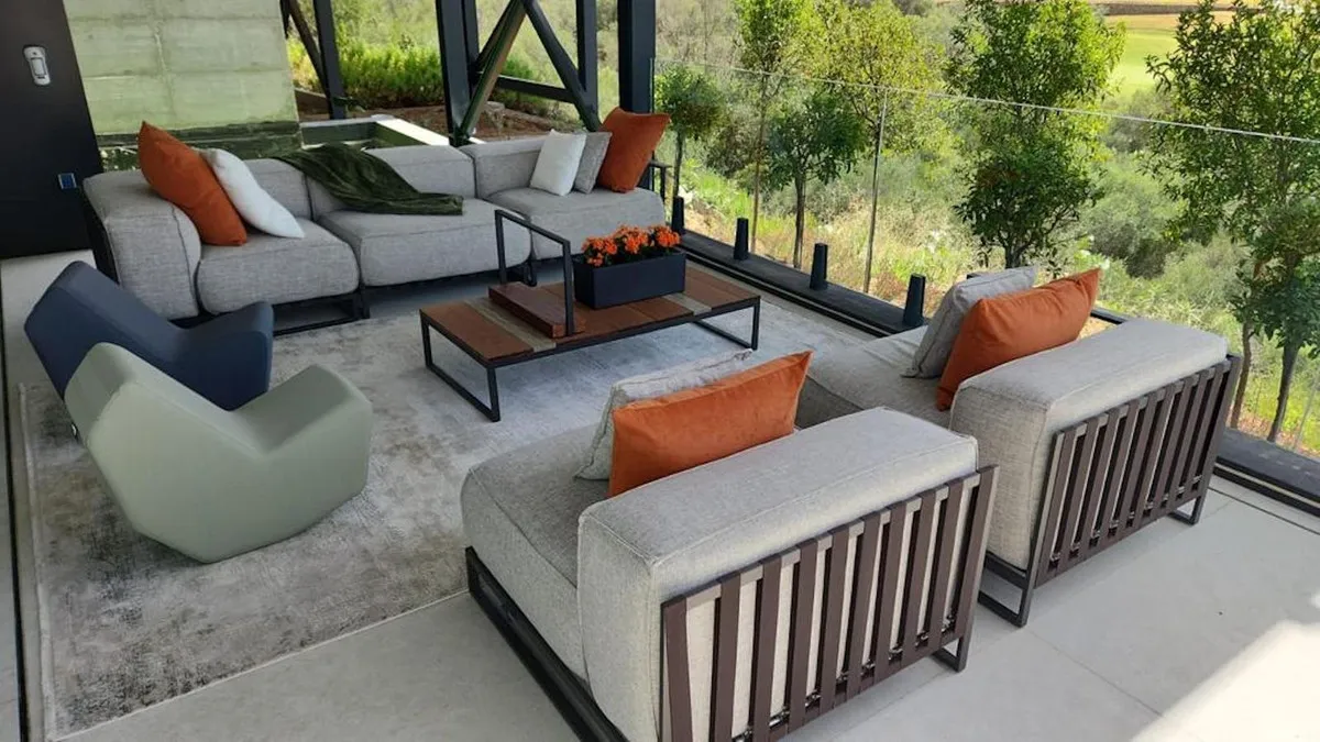 38f7cf10-a4f1-441c-afb7-0f6239581b59