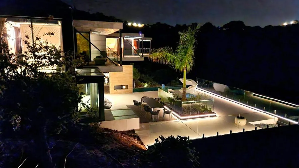 c836db7c-a4c8-4110-9f33-5bfa10841444