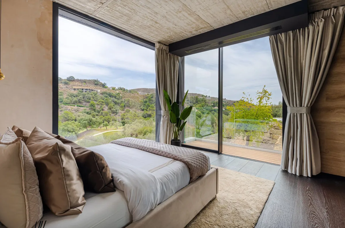 dbddc010-7eab-4be3-b07f-67d0133bc1d5