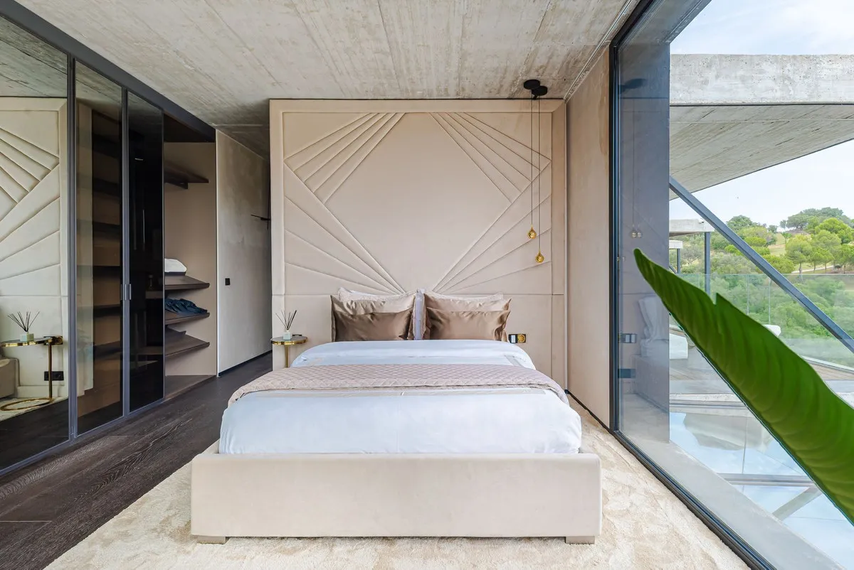 dec5361d-c1bd-44da-a8d9-2520f7328f4b