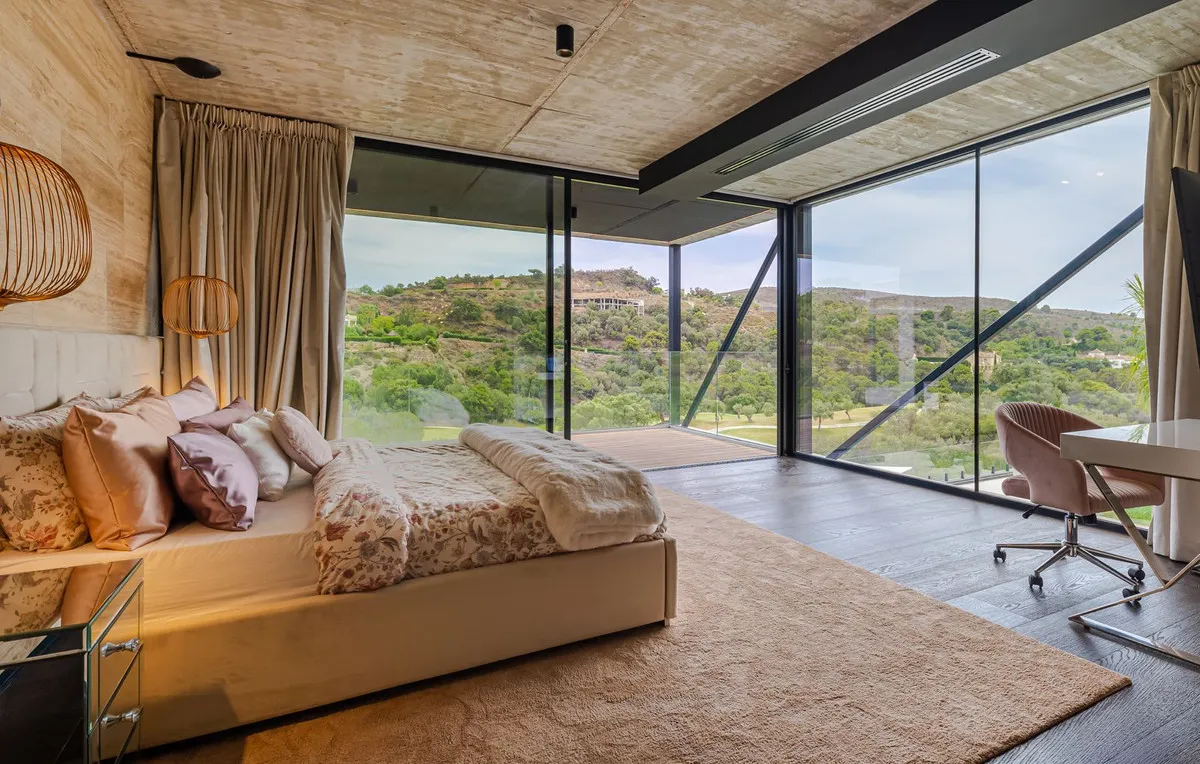 e651bf9e-b36e-4b8a-a2e5-f23b6ed65150