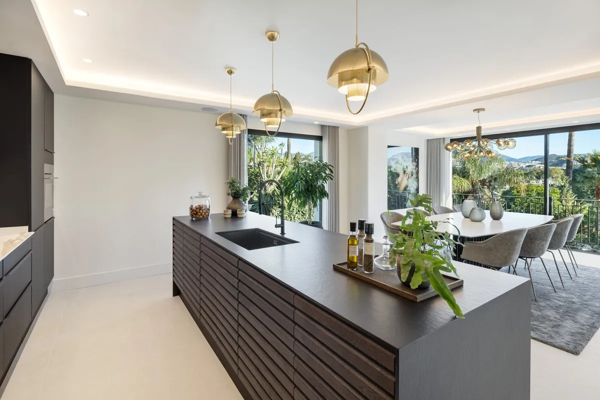 1869fab8-5571-43b6-80c8-71a78a48a53d