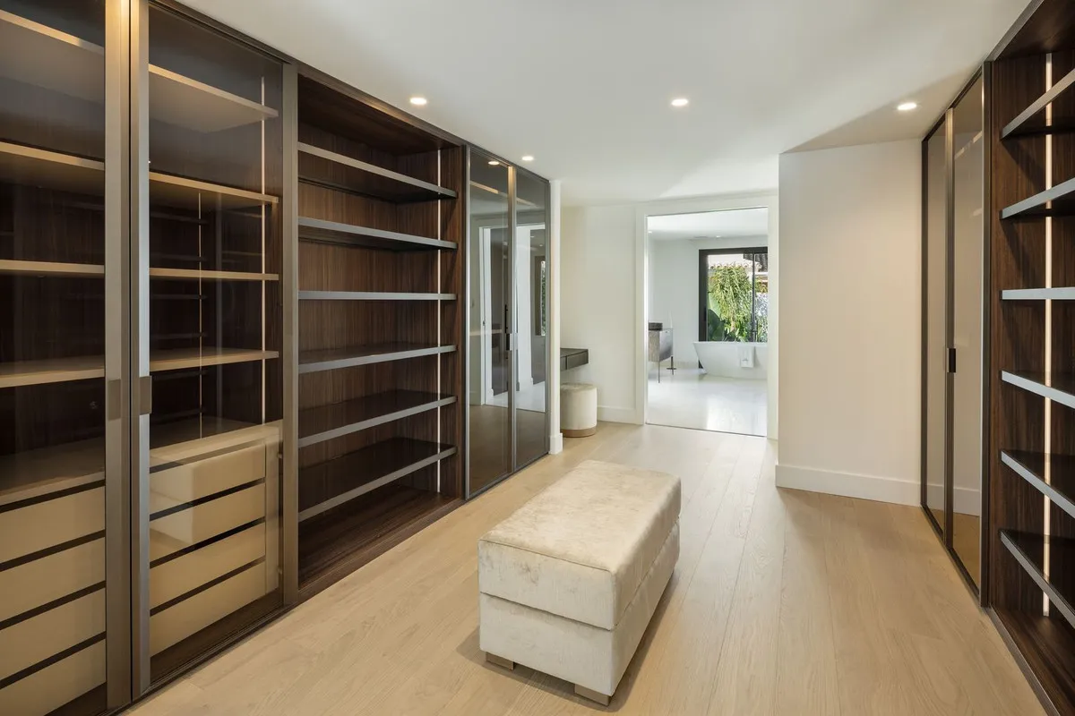 3b89c2d9-037b-40e4-a554-e9772d2257cc