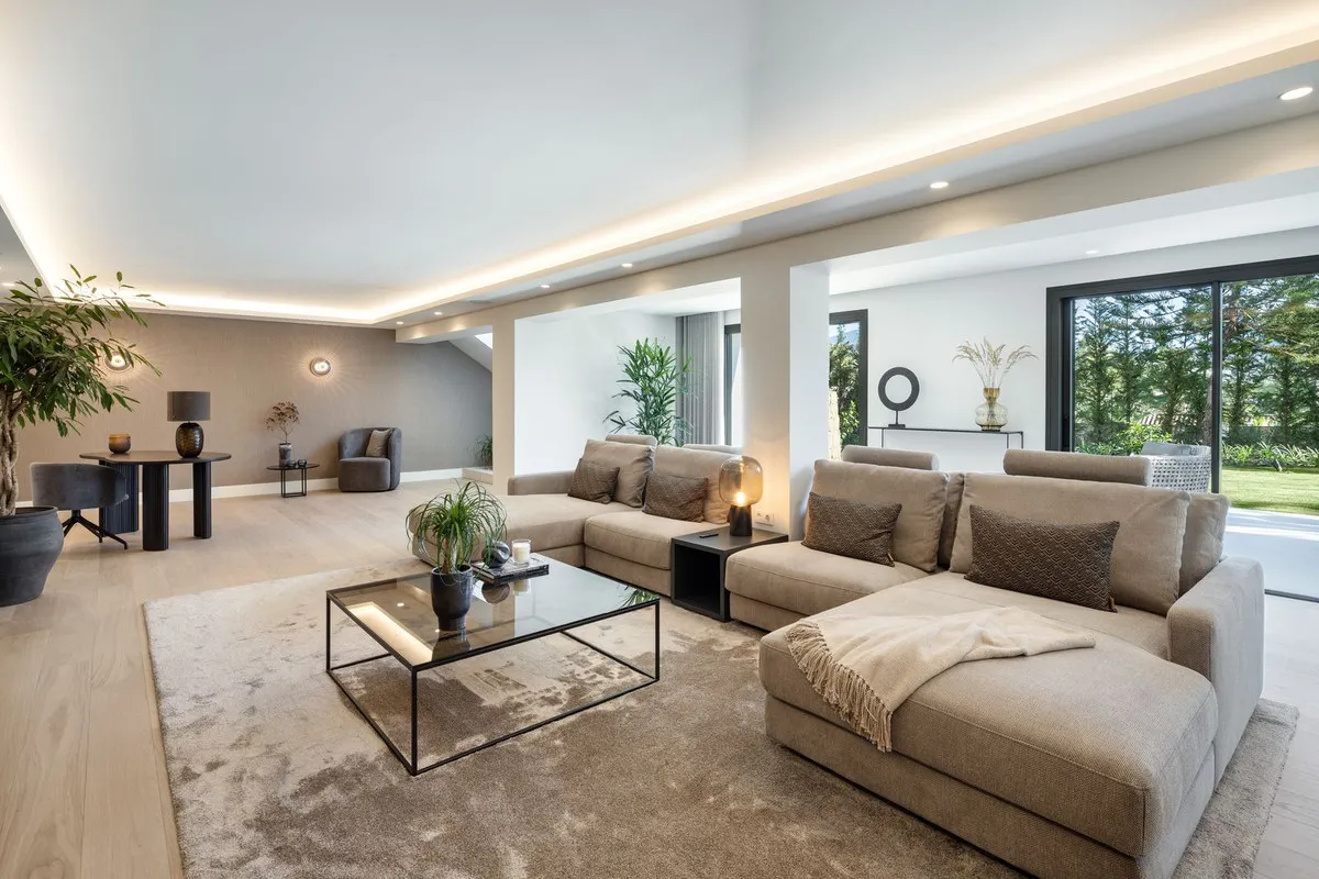 e9fd4c33-c277-404d-a490-e4027b2be3bd