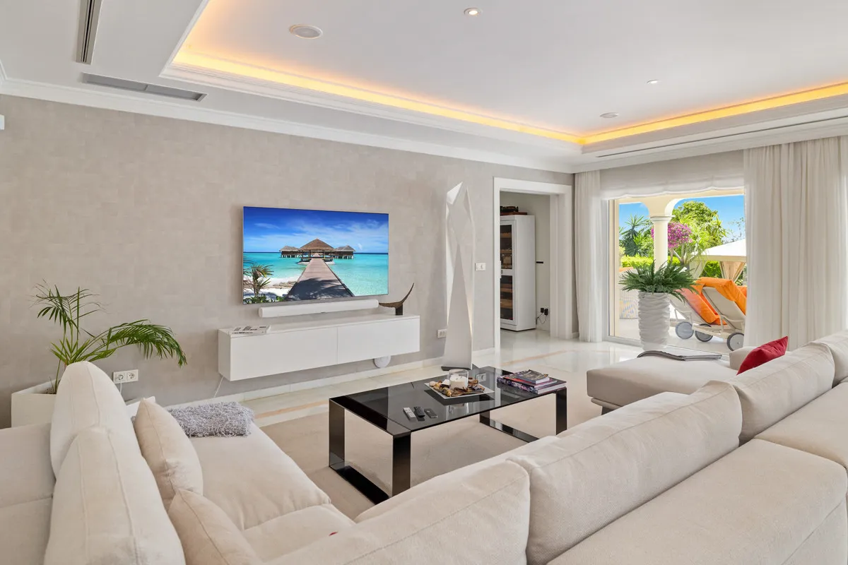 ca361ef0-1d12-4042-9409-82c2d3e8b998