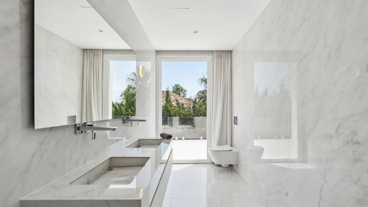 07e93ac2-f8b8-4c5c-83ba-3b78a7c4957a