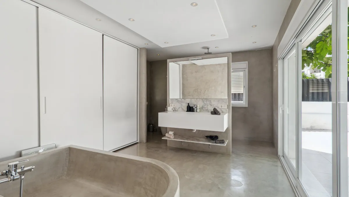 0a326910-0fd3-4286-a622-b8bc852b0864