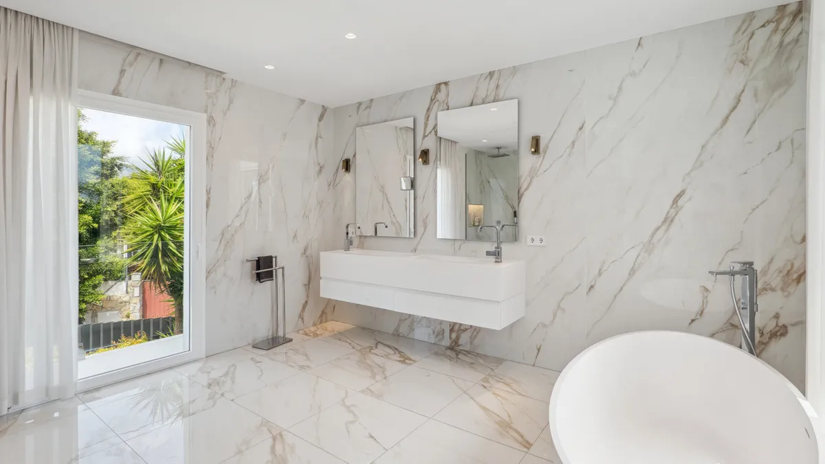 482bac53-f458-472c-a568-84ba17b7d4c7