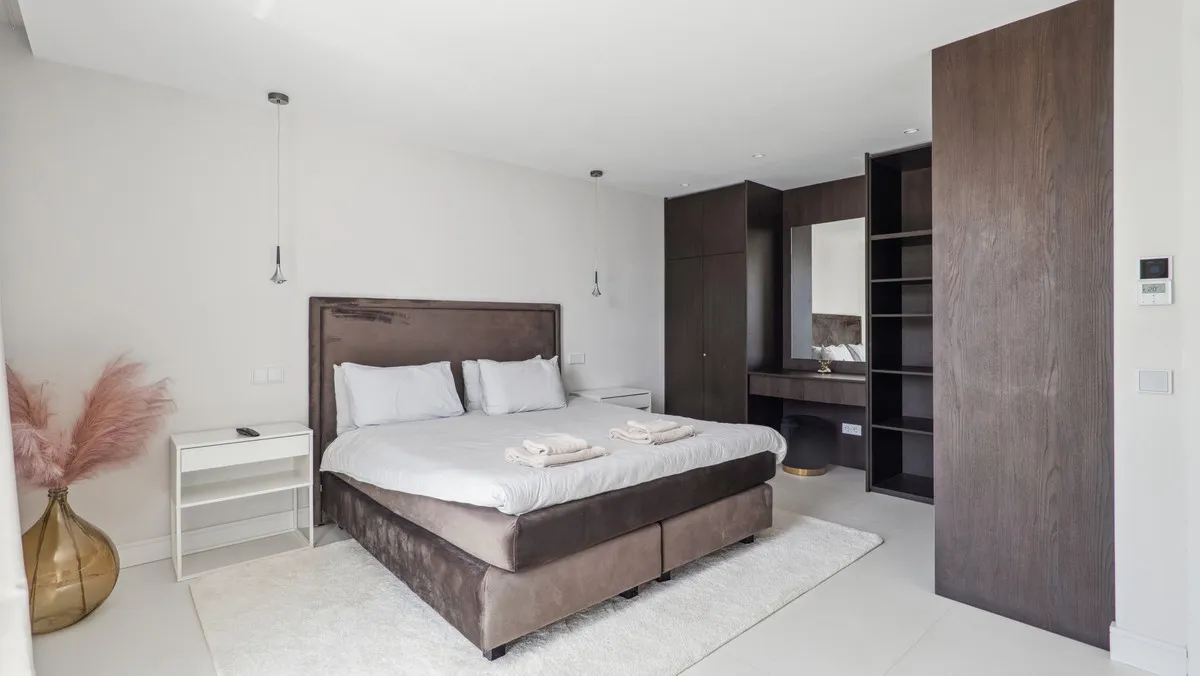 6d910947-4701-48e6-a536-e46cf48be94c