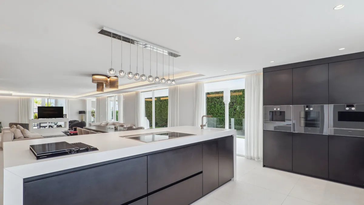 da53de22-0729-48c9-8398-0fd0fc9673c0