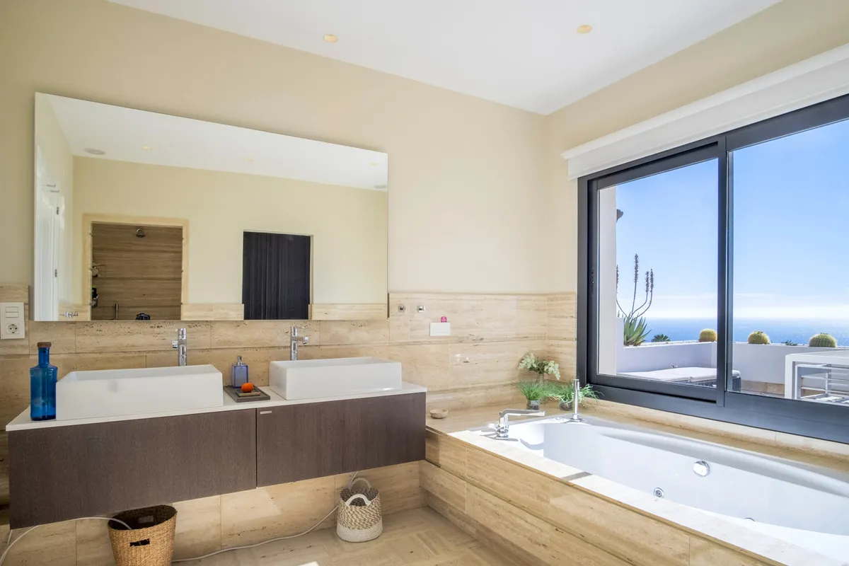 de5eb88f-119e-40e8-9065-1e3371237437