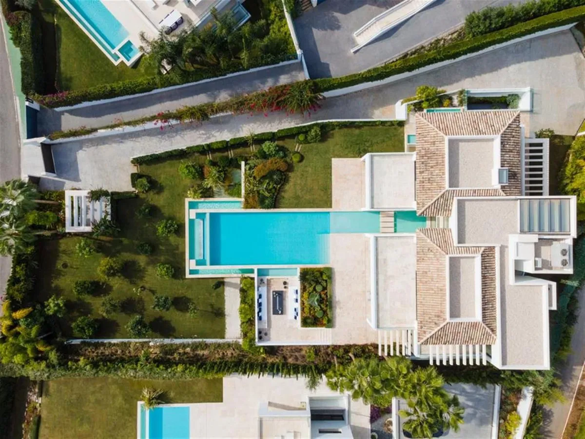 a2c4c2a7-f5b7-4fb3-9d3a-d392e14cc5de