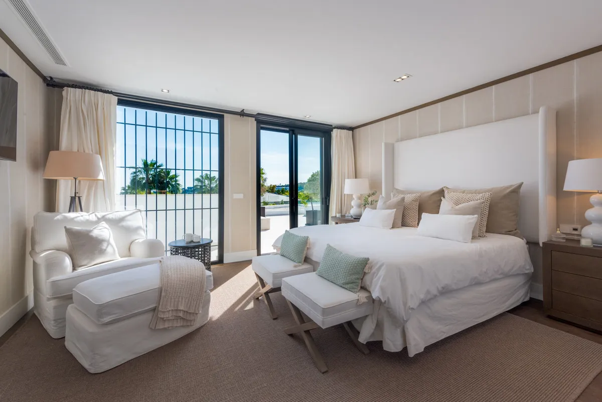 2eb47a2e-3425-4763-bd21-d89e2d13557e