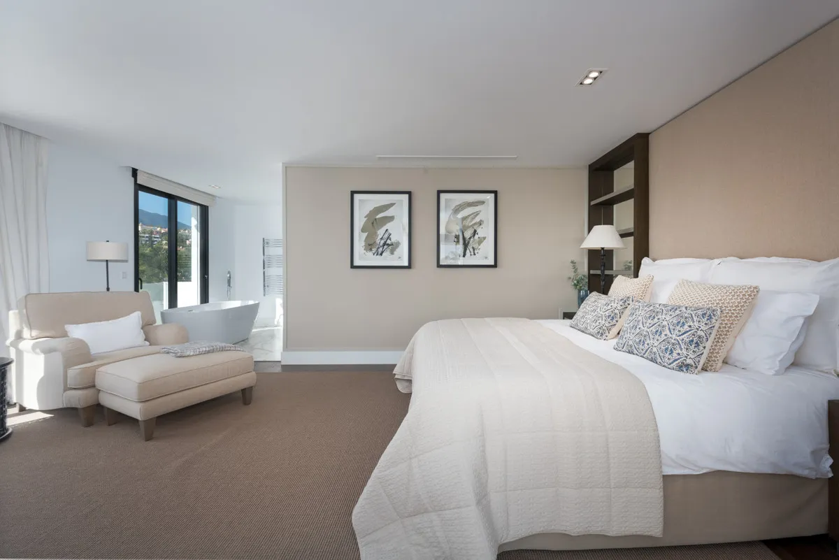 a4ea1aab-c12b-42d5-bc51-e211e059980f