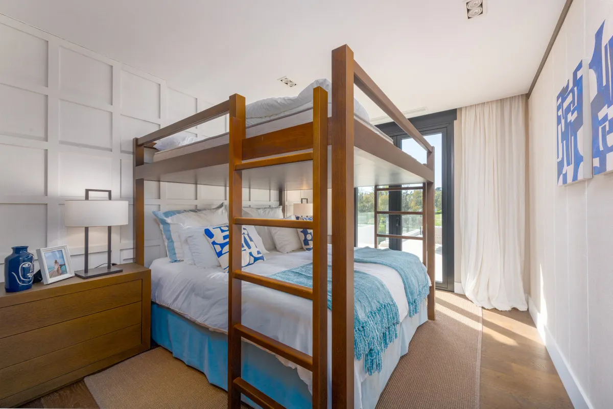 b7e156f8-c3ab-4734-a8ff-f9f6c6831f8d