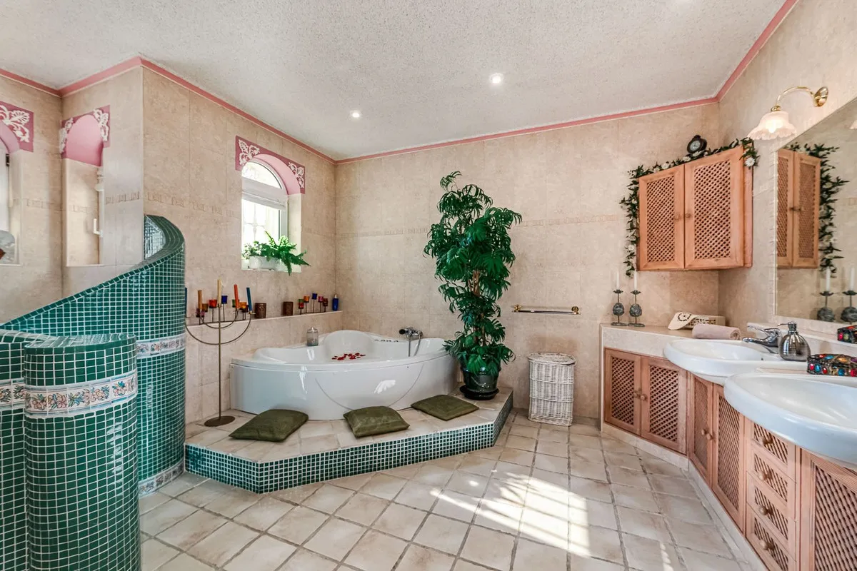 196fd8f8-8ffd-4dbc-80d4-b4b6fd935b95