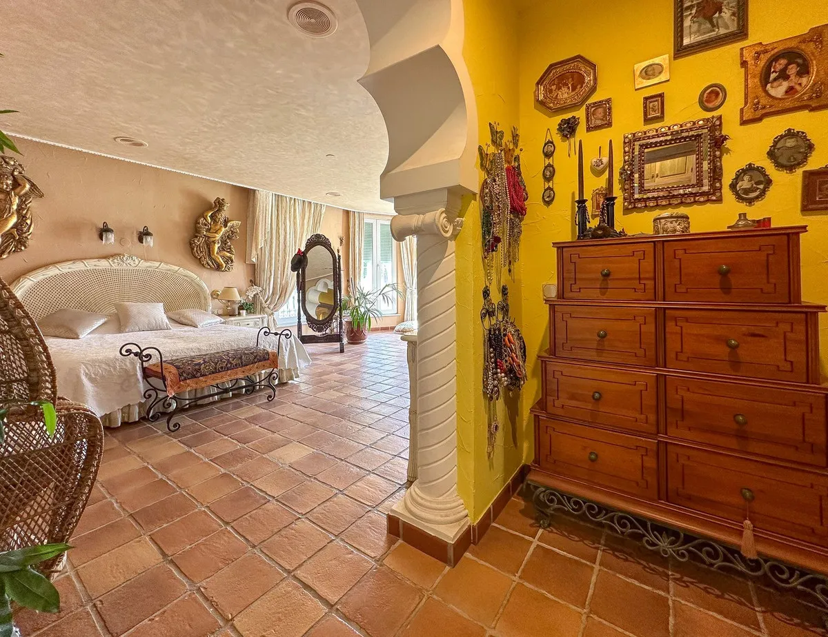 70b9efb5-8986-45f5-b40f-943421b7fe24