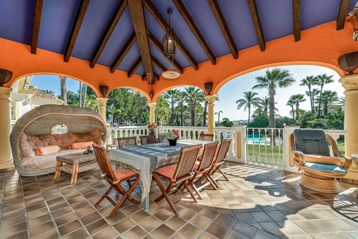 cdfbd8c1-e810-468f-9842-aa999d28a5c0