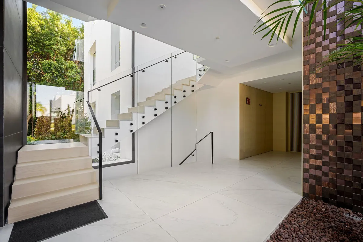 2668a4da-02c8-46c2-af41-8f25c523aaf8