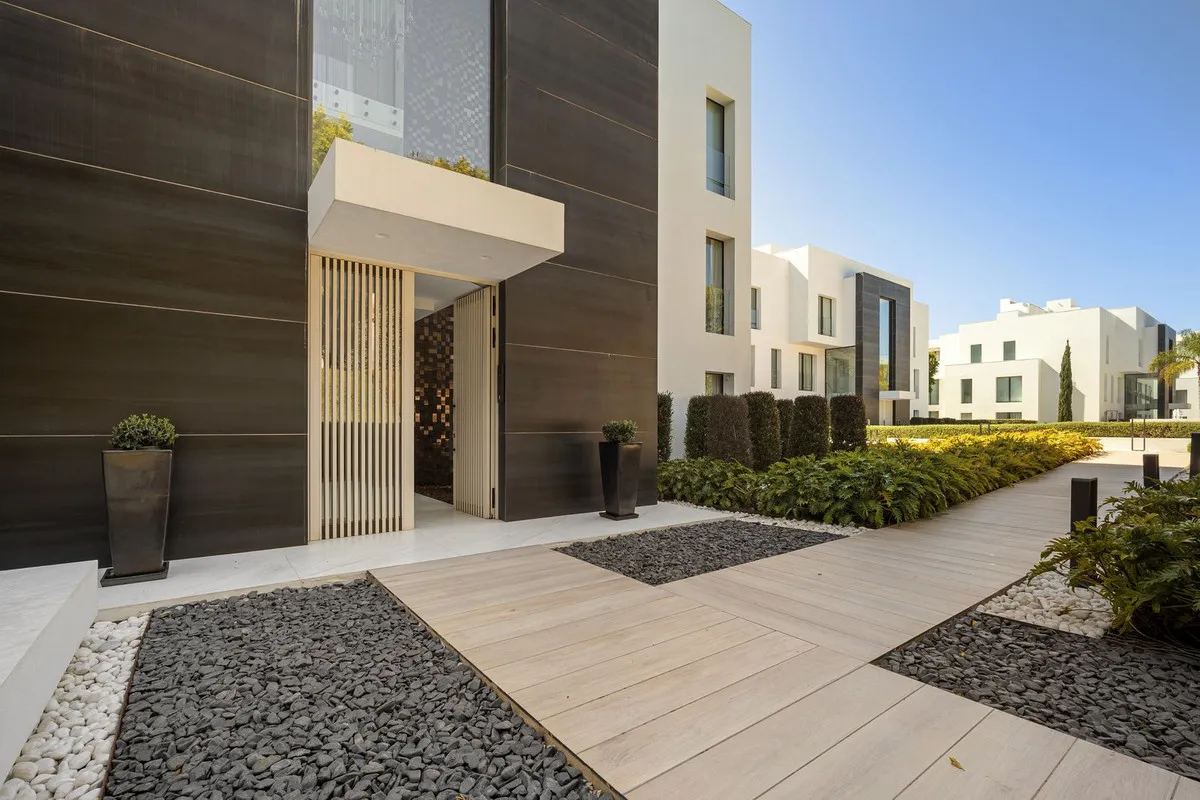 4387344d-e046-4a8c-8cd3-3c6a1e0360ed