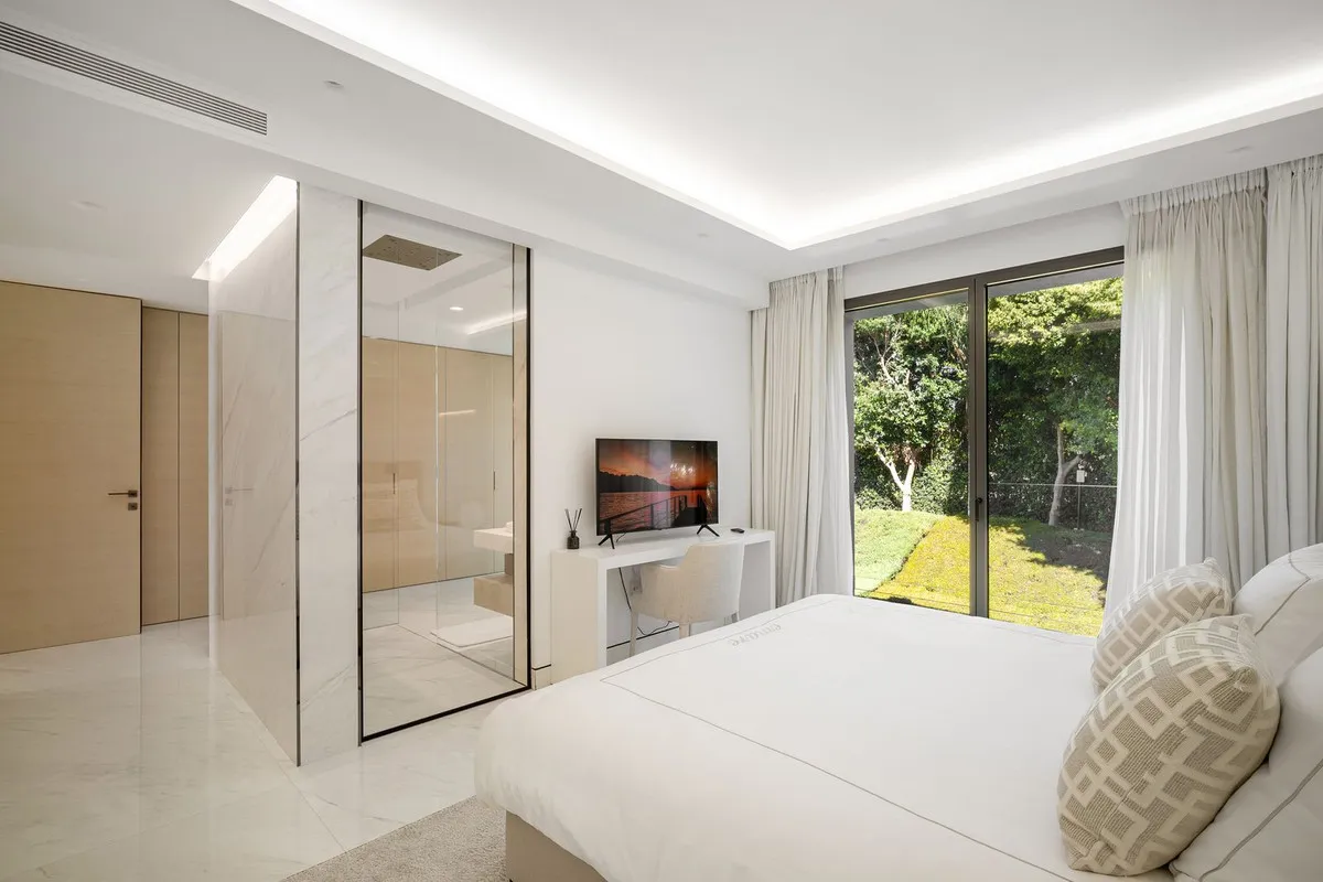 6bae1772-46c1-4c83-9f33-de323ee5389e