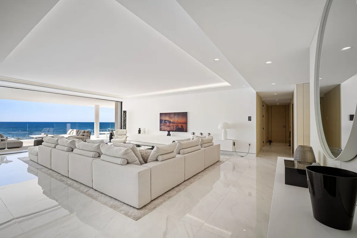 8dbedae3-5eec-4b67-acb7-6756760313af