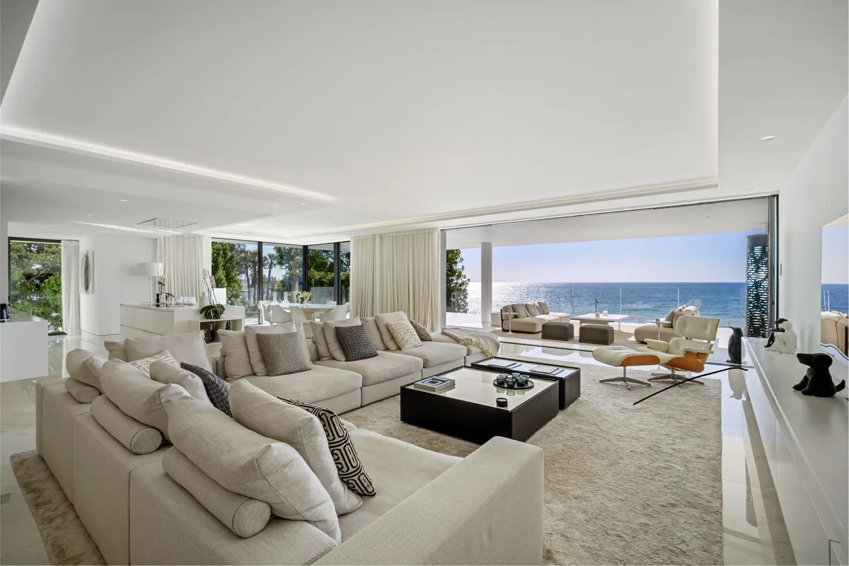 9cefe0e1-079e-4b5a-91bb-0d66e36cfa5c