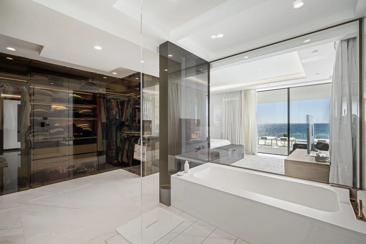 a67d5779-a990-4532-a4d1-36a9423cb2c3