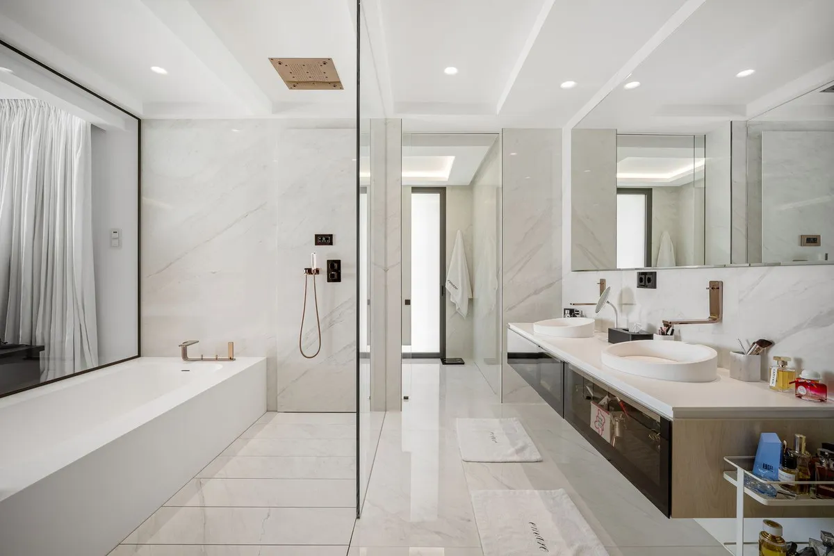 e4fb2741-a8c2-49d9-b46d-48b5a25b4013