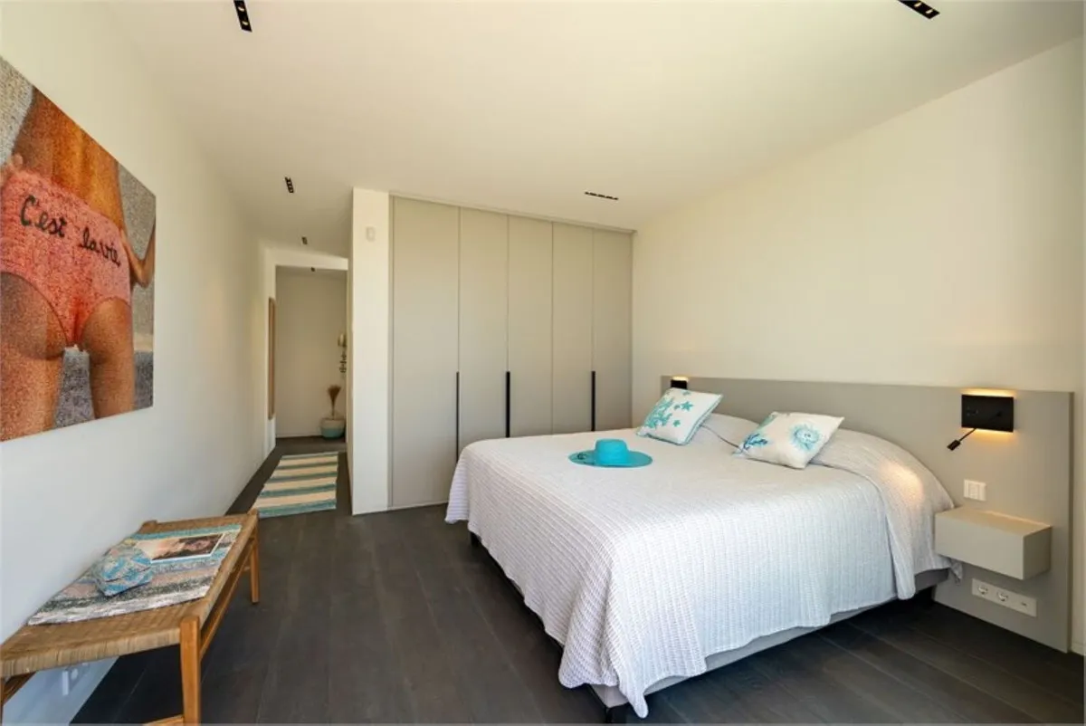 1ce207bf-90bd-49b7-beb4-3d46bc00cbc1