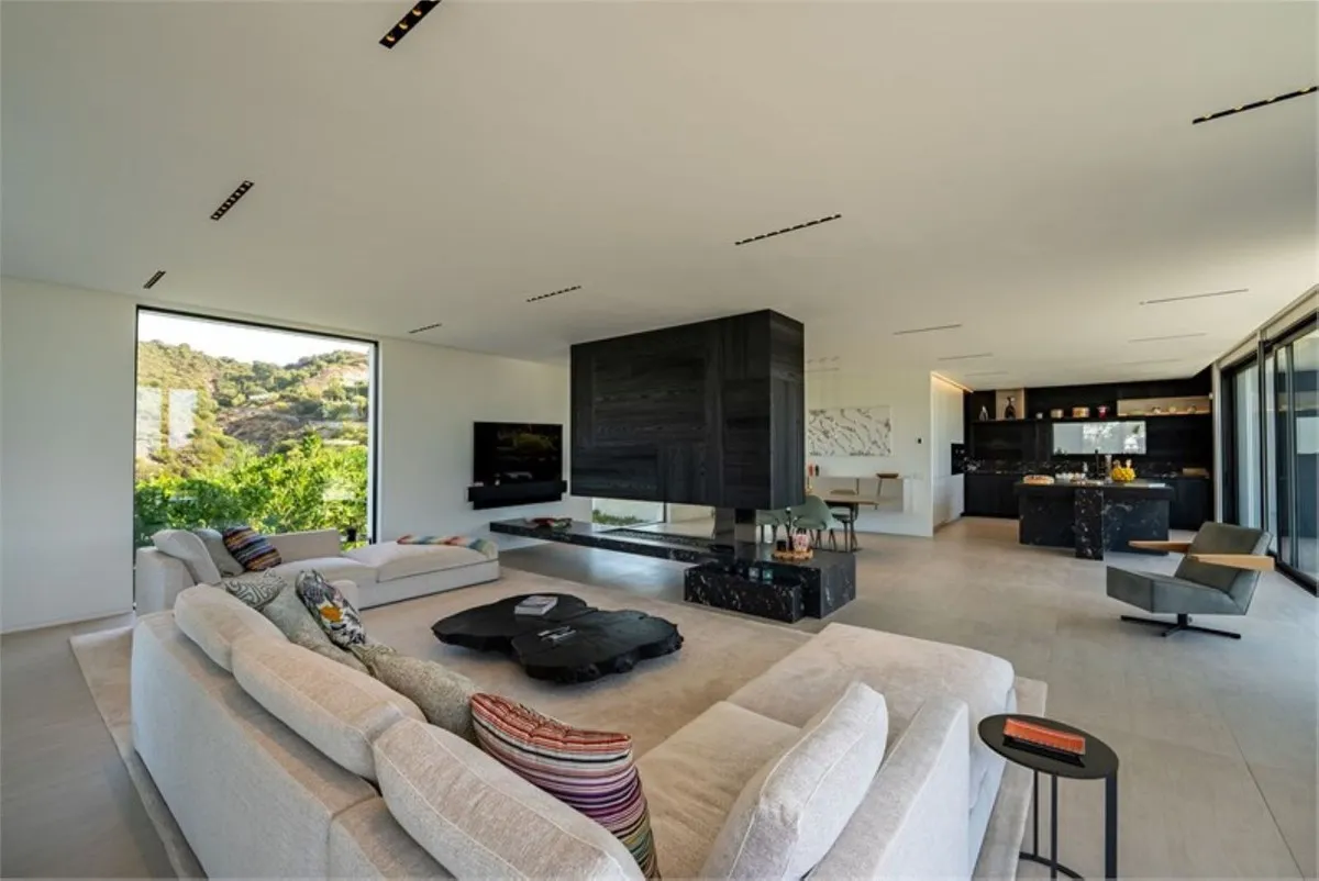 35c2e258-92f6-48c0-8ae0-ad200ec402f7