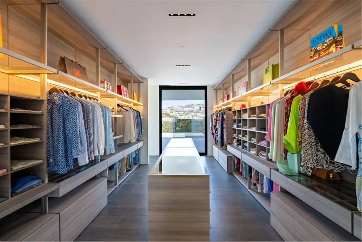 4ee52fa6-fd5e-415f-969c-7c2d3ef64f83