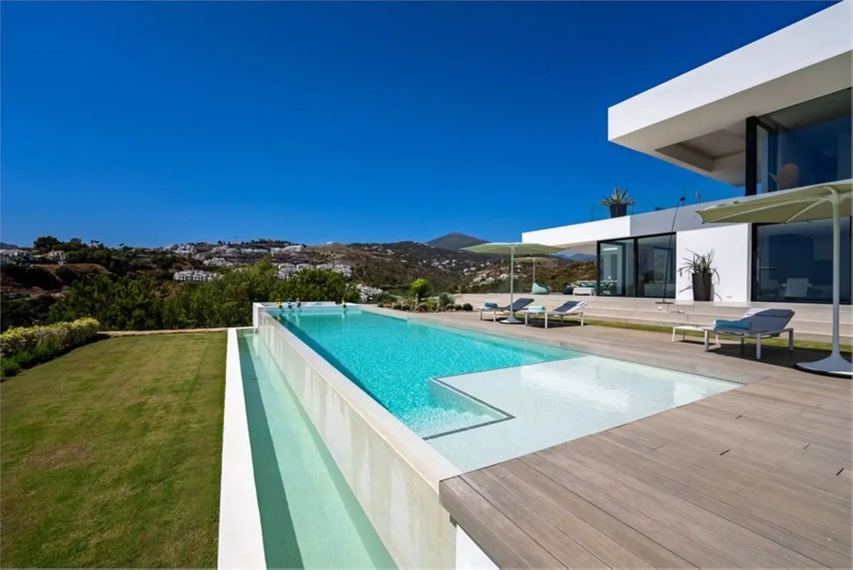 601c58ff-ff77-429c-b2db-3694d795f48d