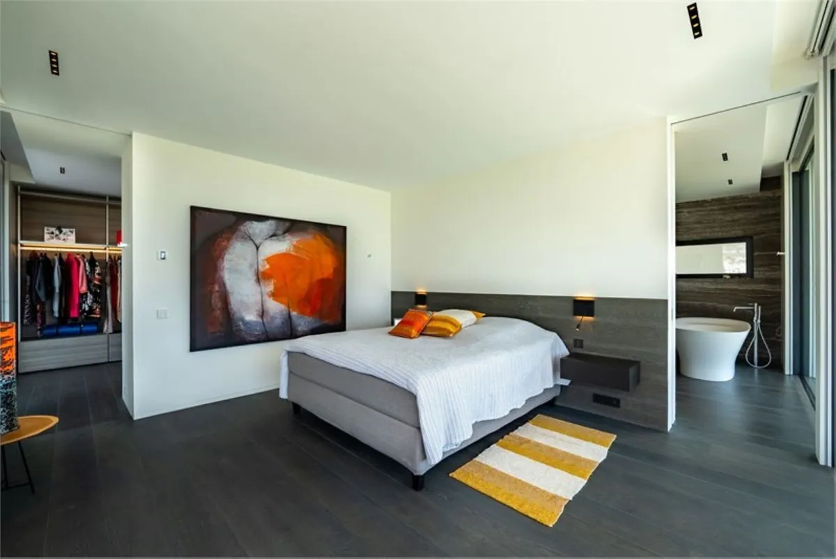 7004dbf1-159c-40e3-9e61-6148308dd3cc