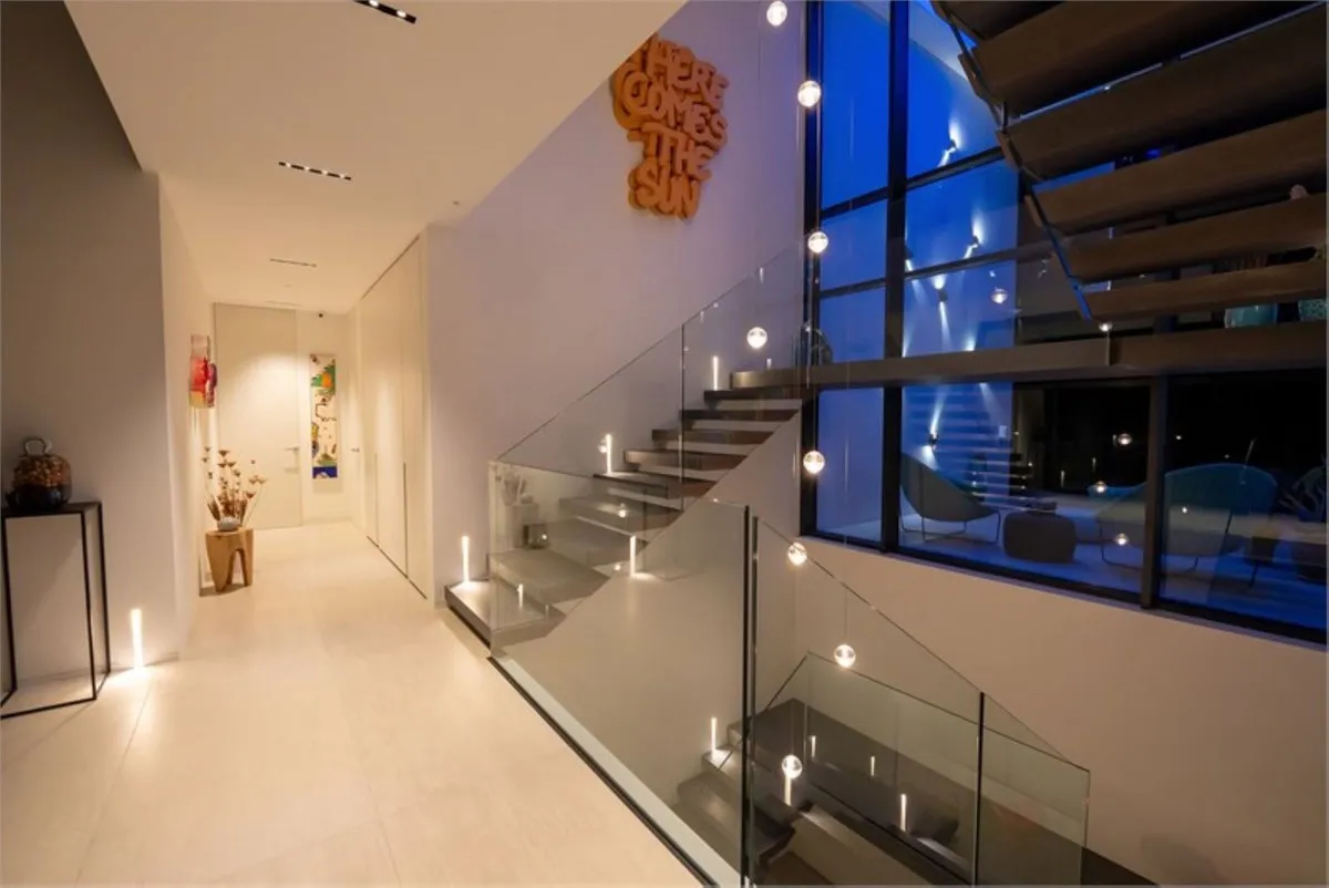 906faa03-611d-4f80-b8cb-b55fe357e82a