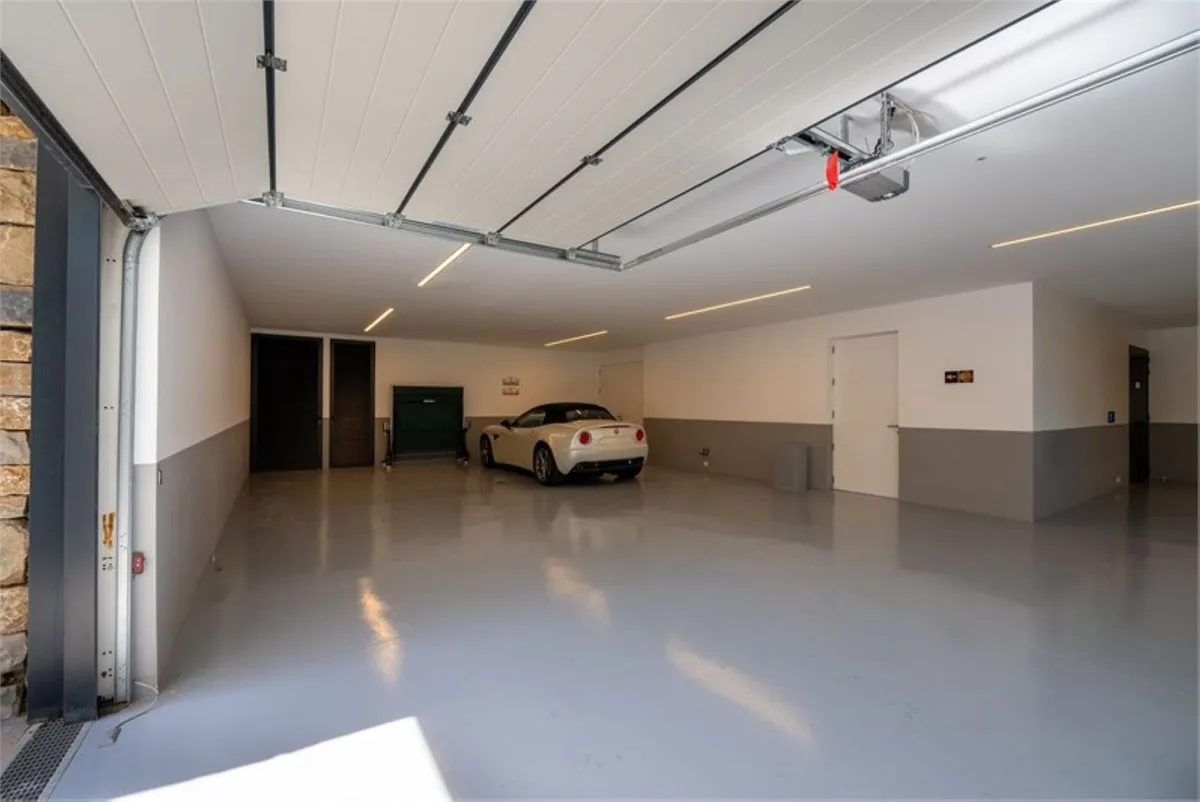 c9dc448a-5bc5-469d-8776-238400990336