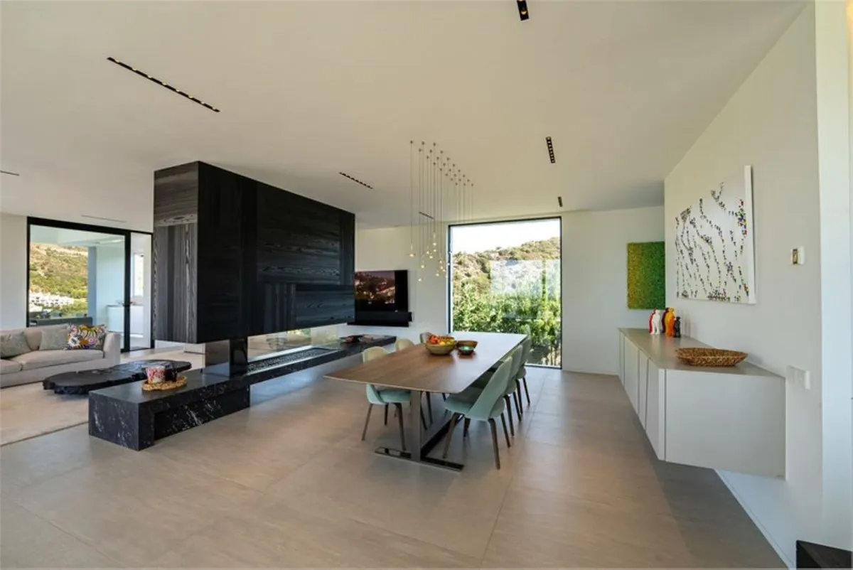 ca110af4-1e45-400d-a030-2b3412112246