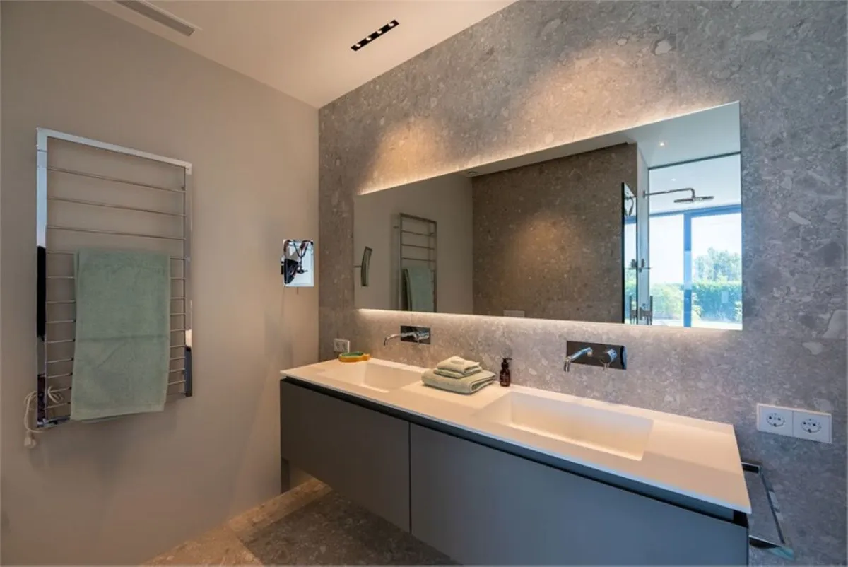 dc4624ad-3c6d-40a1-acab-89f4f9b5f3b0