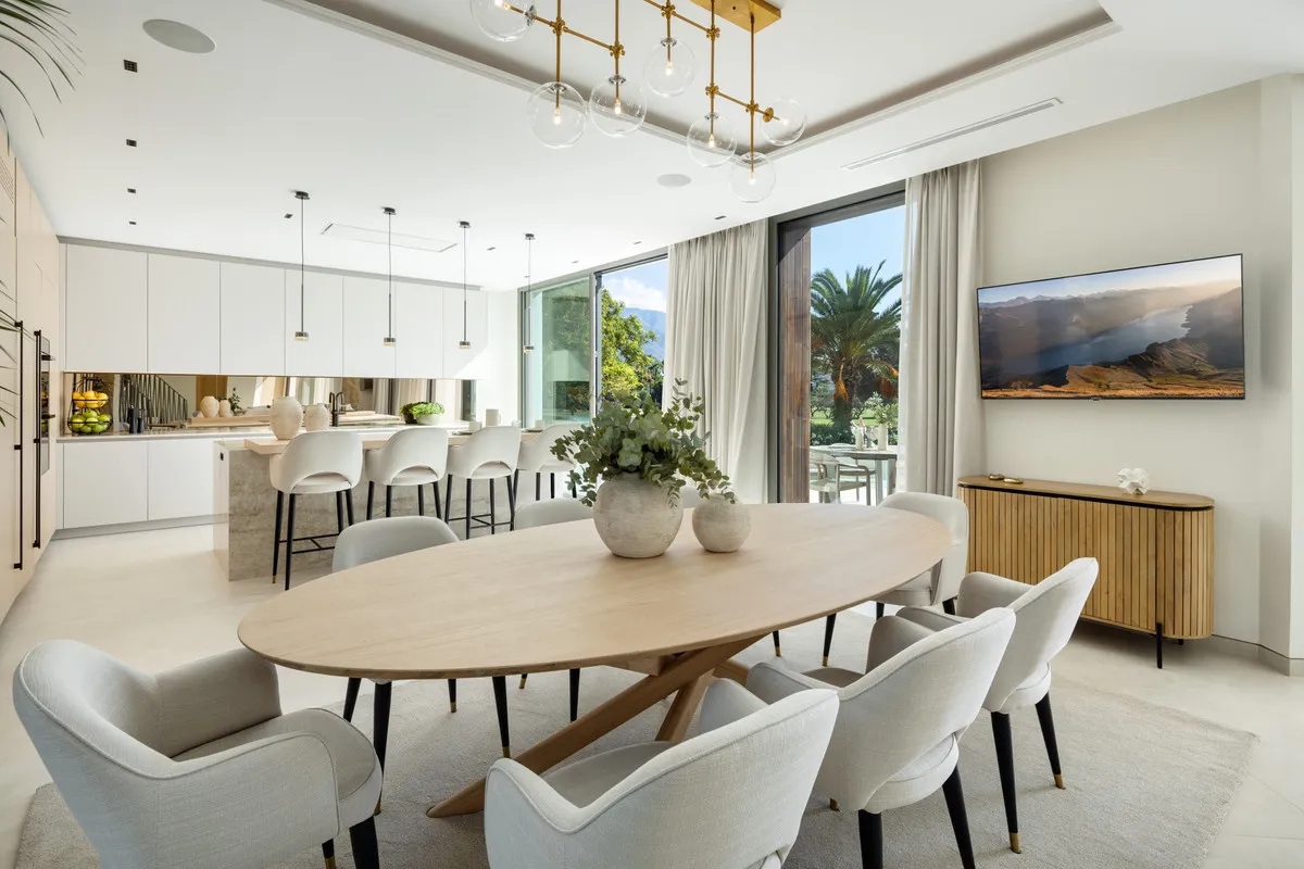 e2dafc4a-c9f4-4f7a-8376-e27c05f38eeb