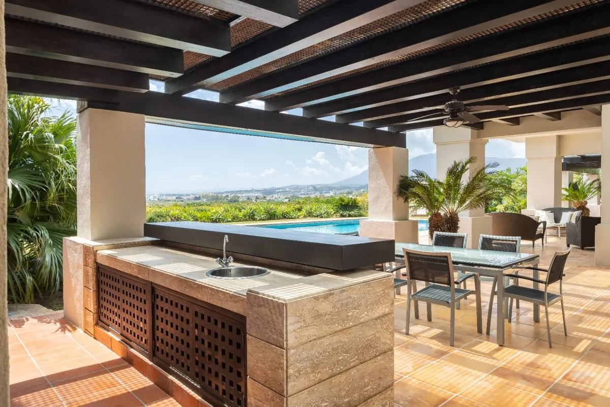 61b984bf-e31c-4a10-a3ec-4eca438b3ca5